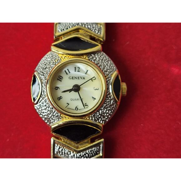 GENEVA Women\'s Quartz Watch Gold Tone w Matching Bracelet In Box NEW BATTERY